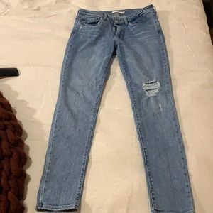 711 Levi skinny jeans